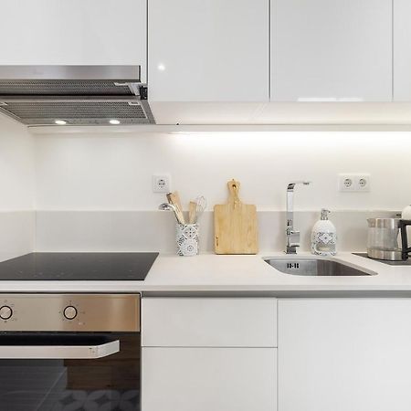 Whome Chic 1-Bed W/ Patio Perfect To Explore Lisbon Exterior photo