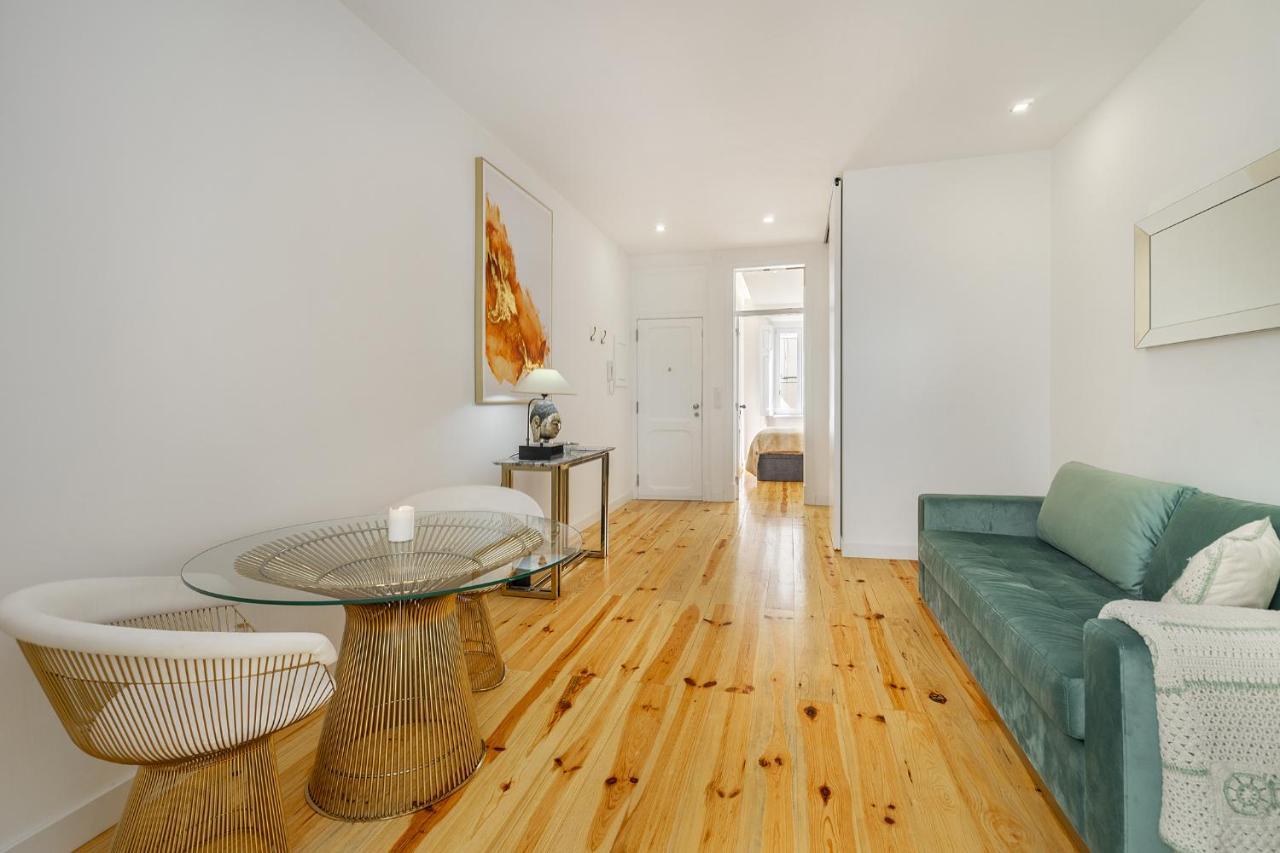 Whome Chic 1-Bed W/ Patio Perfect To Explore Lisbon Exterior photo